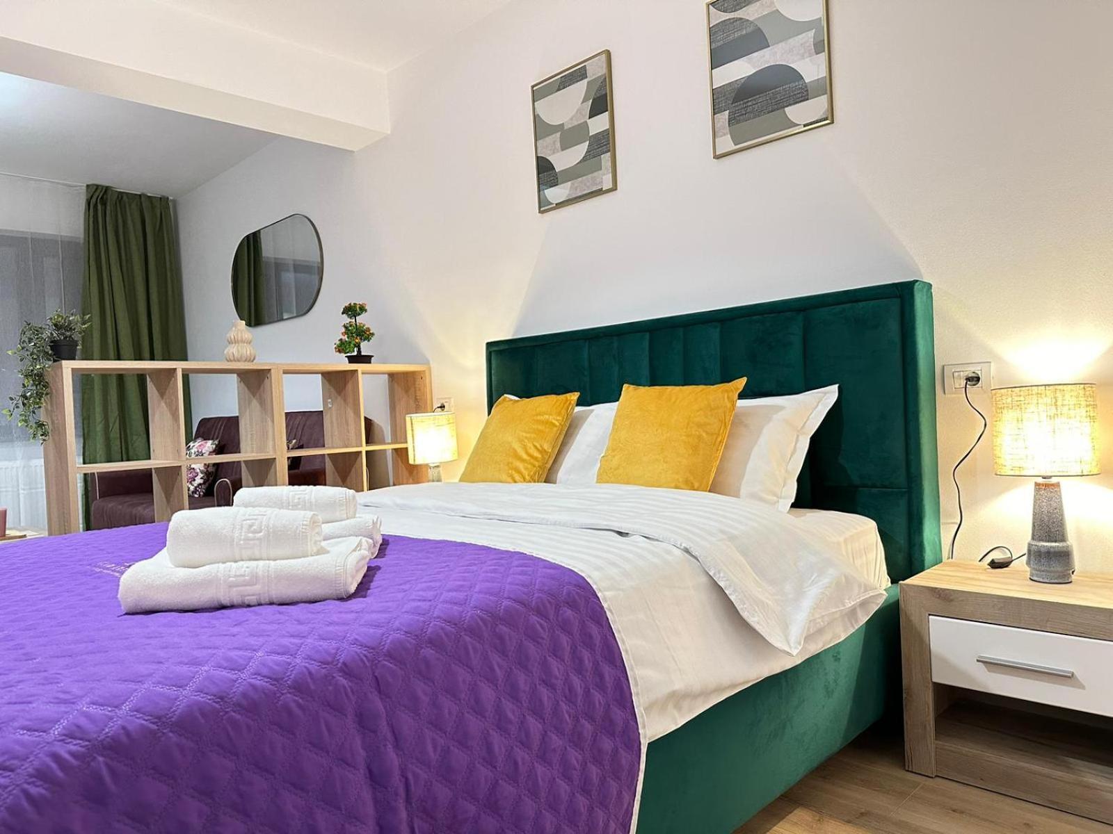 Coresi Mall Area Studios & Apartments By Glam Braşov Eksteriør billede