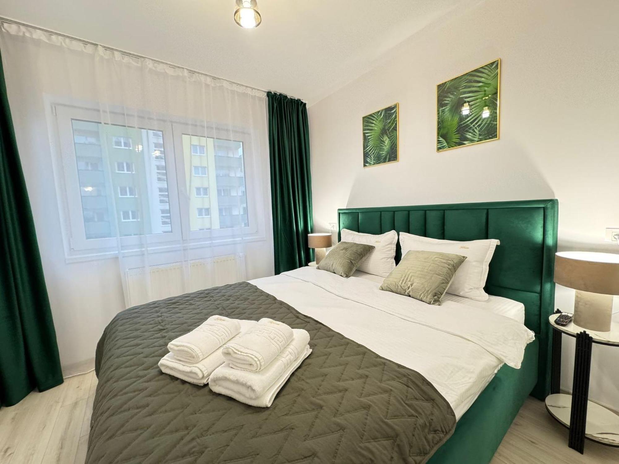 Coresi Mall Area Studios & Apartments By Glam Braşov Eksteriør billede