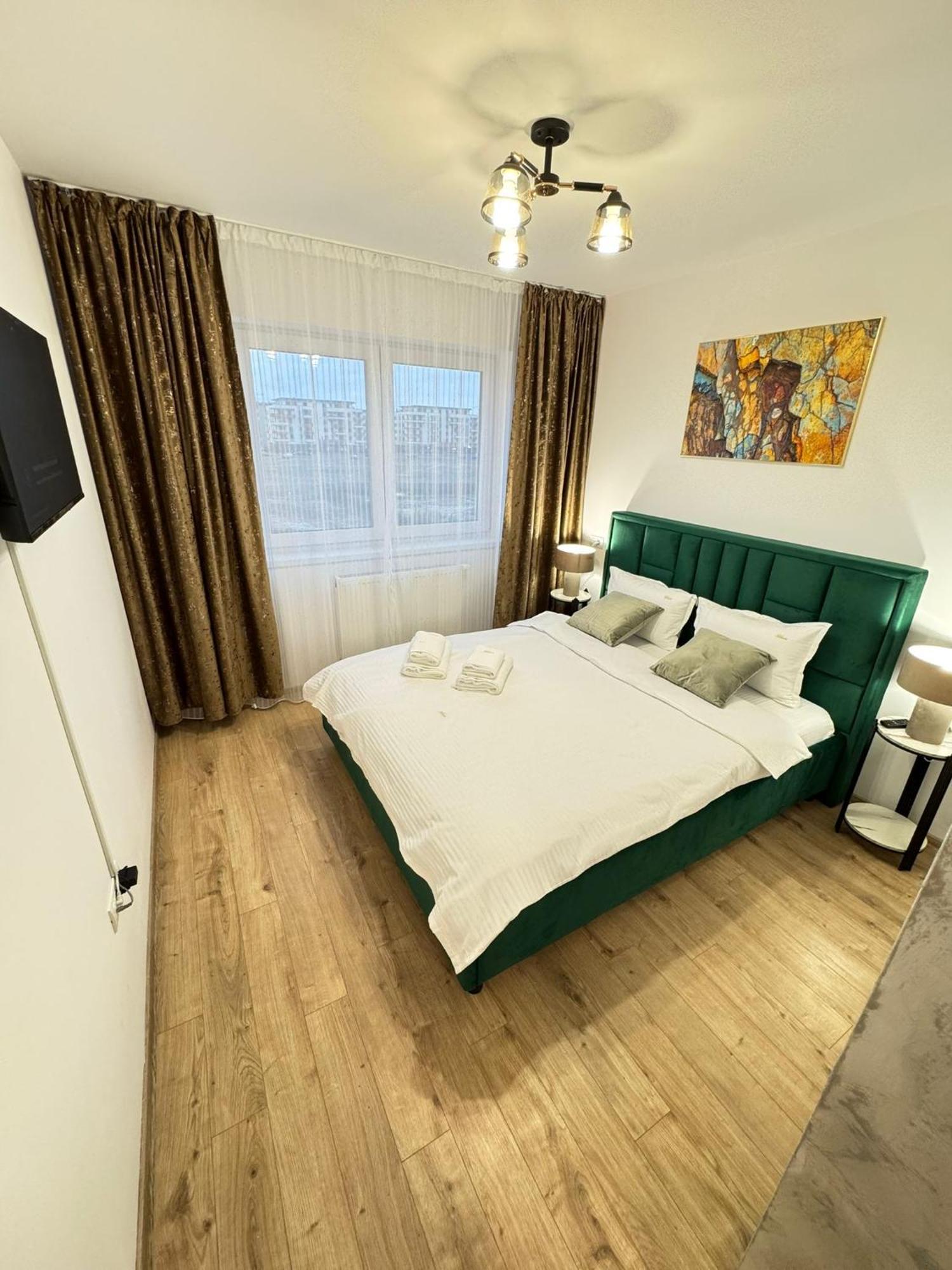 Coresi Mall Area Studios & Apartments By Glam Braşov Eksteriør billede
