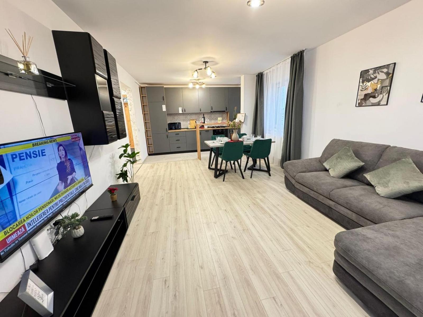Coresi Mall Area Studios & Apartments By Glam Braşov Eksteriør billede