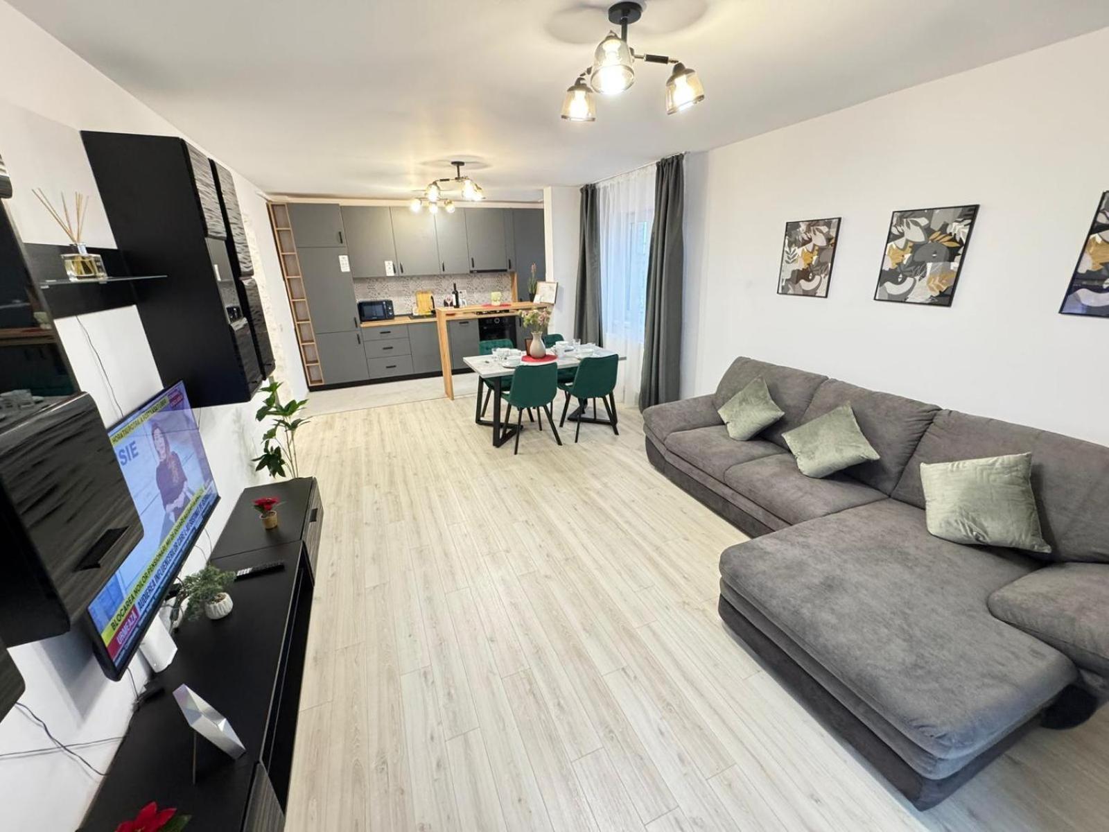 Coresi Mall Area Studios & Apartments By Glam Braşov Eksteriør billede