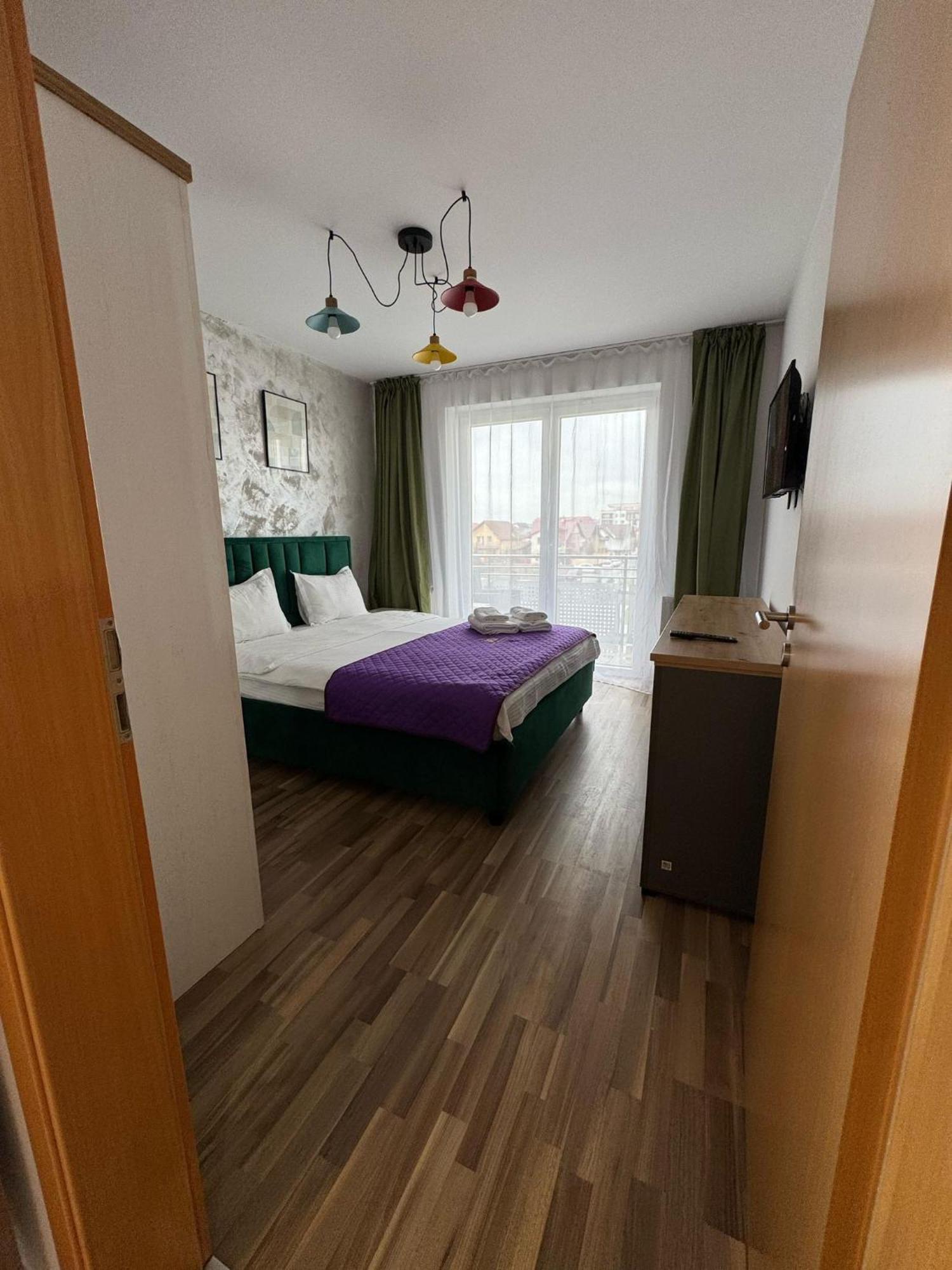 Coresi Mall Area Studios & Apartments By Glam Braşov Eksteriør billede