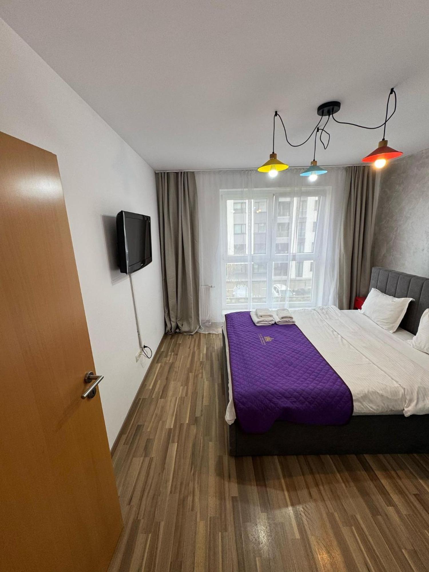 Coresi Mall Area Studios & Apartments By Glam Braşov Eksteriør billede